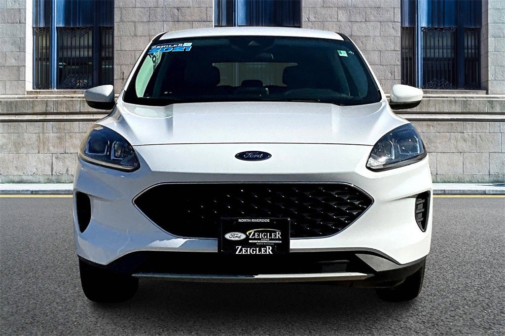 Certified 2021 Ford Escape SE image 3