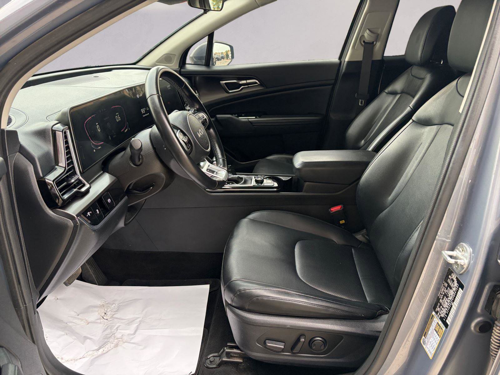 Used 2023 Kia Sportage EX image 9