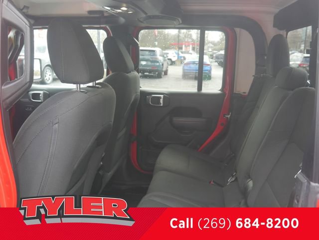 Certified 2022 Jeep Gladiator Willys image 43