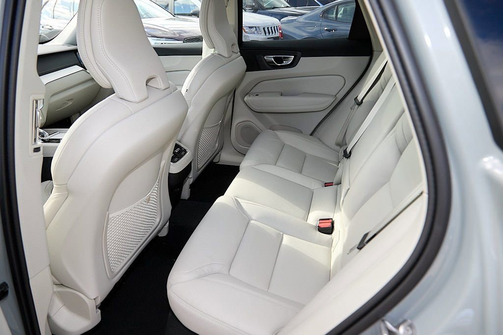 New 2026 Volvo XC60 B5 Ultra w/ Protection Package Premier image 21