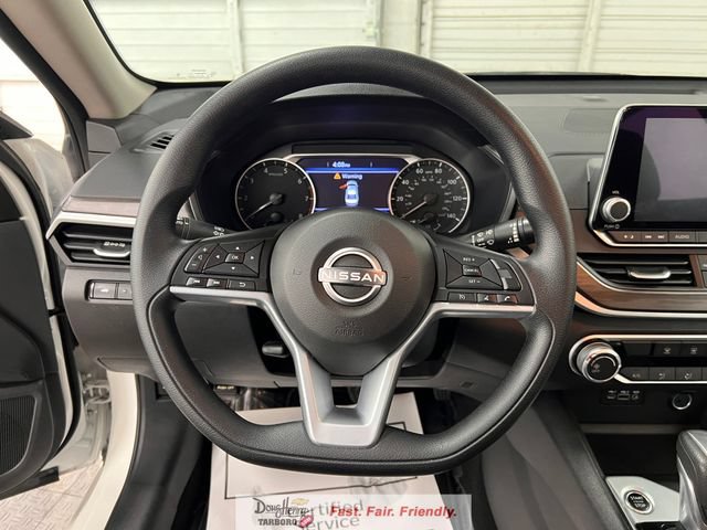 Used 2025 Nissan Altima 2.5 SV FWD image 43