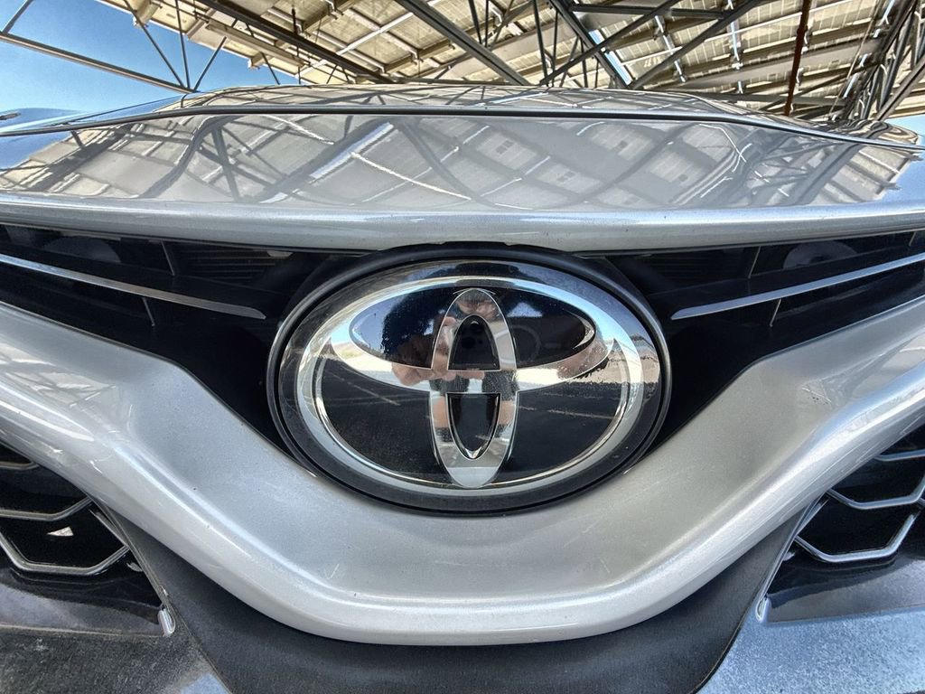 Used 2022 Toyota Camry XSE FWD image 23