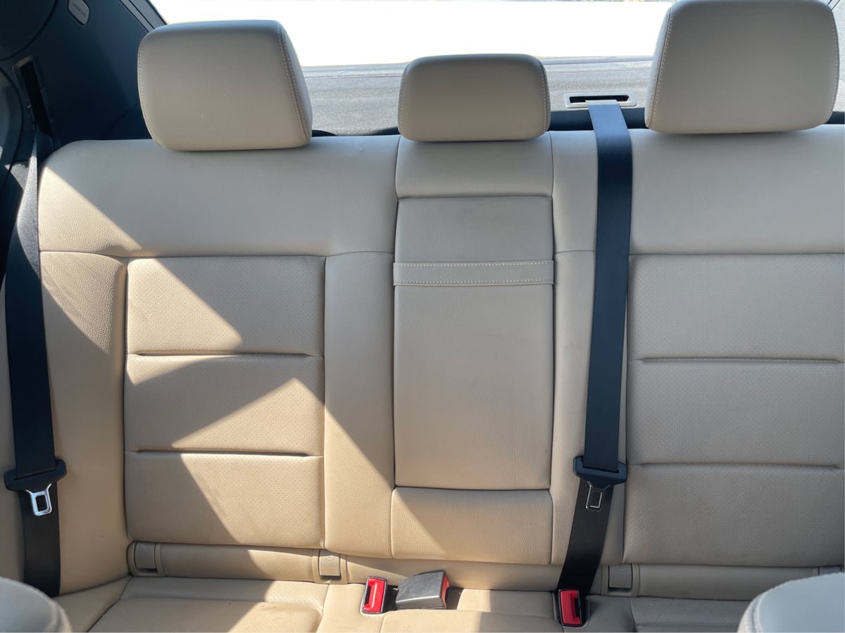Used 2010 Mercedes-Benz E 350 4MATIC Sedan image 14