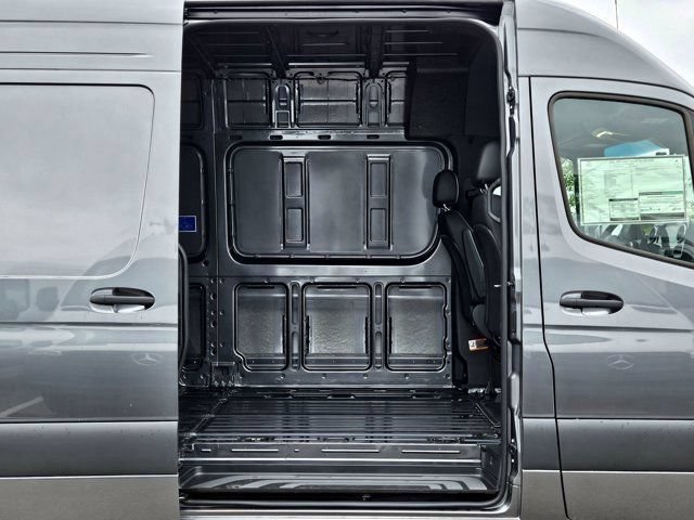 New 2025 Mercedes-Benz Sprinter 2500 image 2