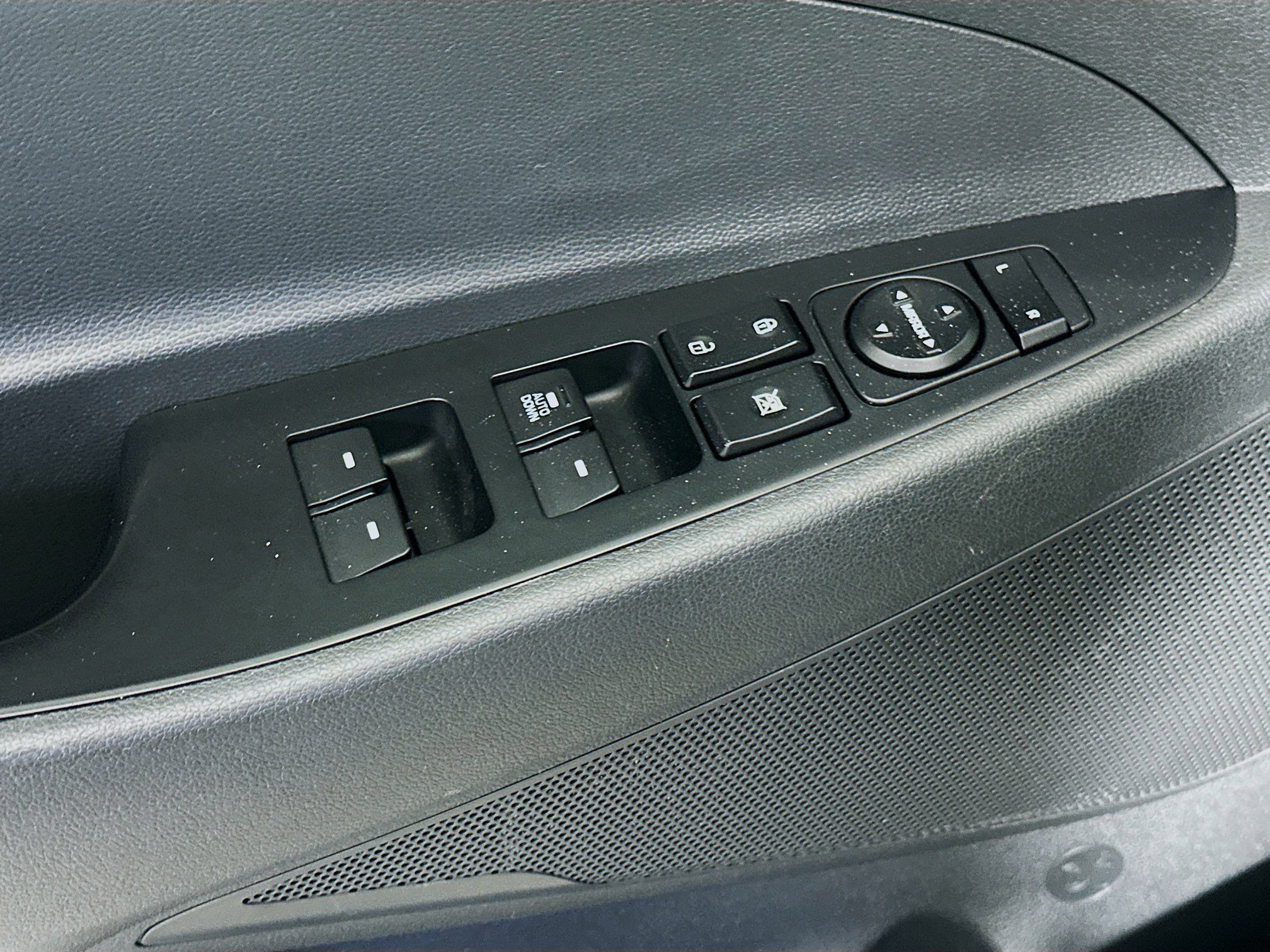 Used 2018 Hyundai Tucson SE image 15