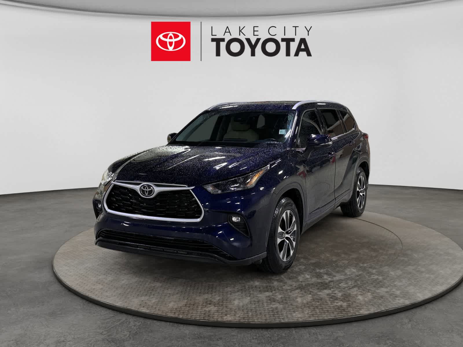 Used 2022 Toyota Highlander XLE