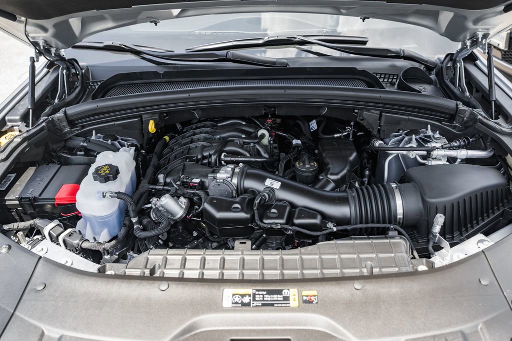 New 2025 Jeep Grand Cherokee Laredo X w/ Luxury Tech Group I image 19