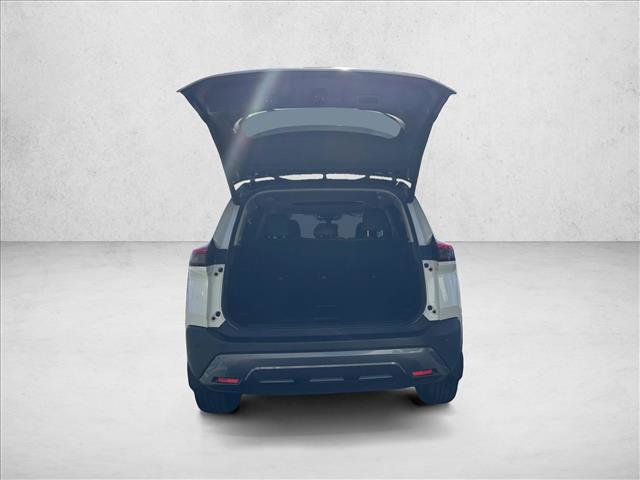 Used 2023 Nissan Rogue SL w/ SL Premium Package image 7