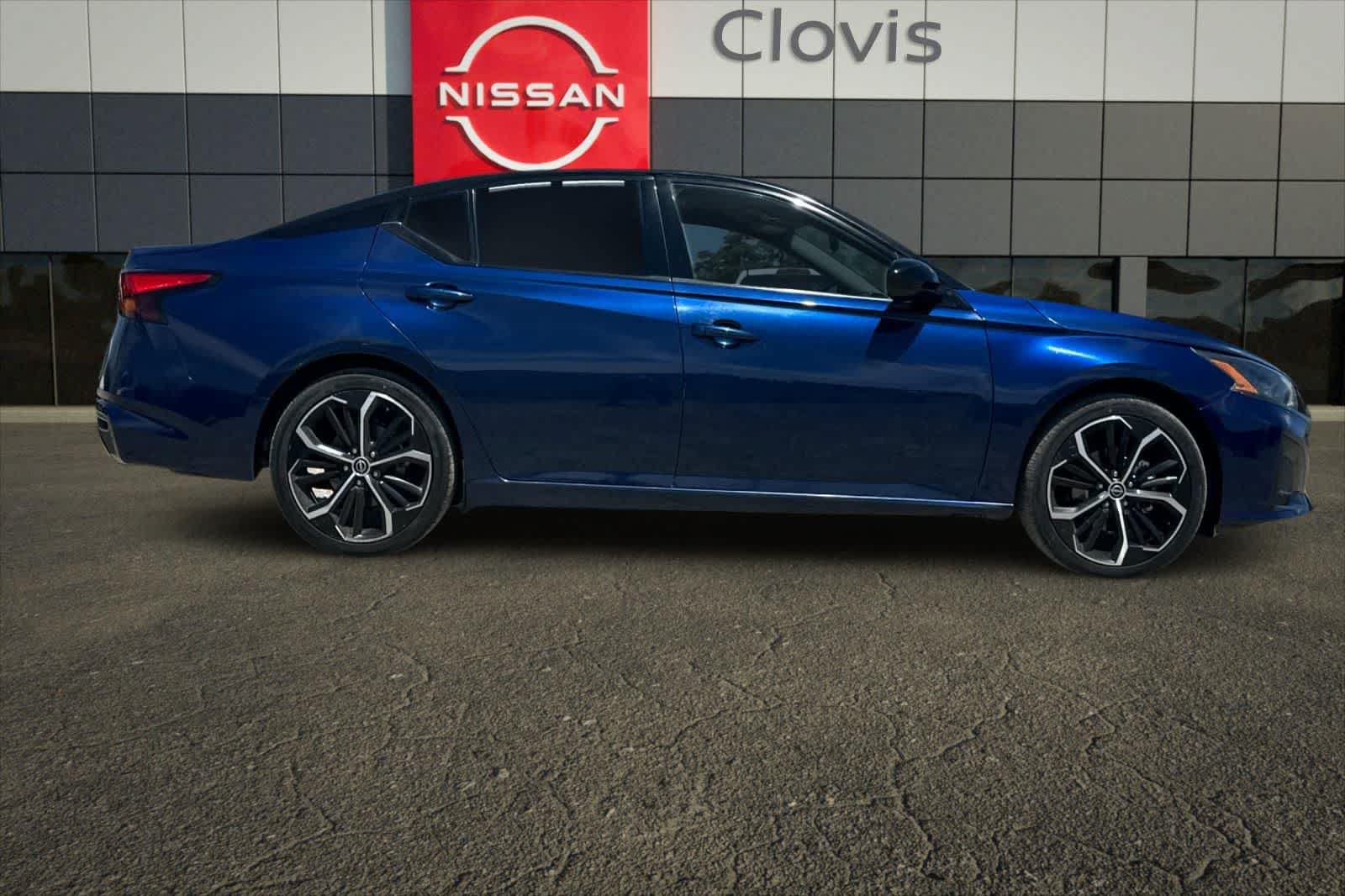 Certified 2023 Nissan Altima 2.5 SR FWD image 9
