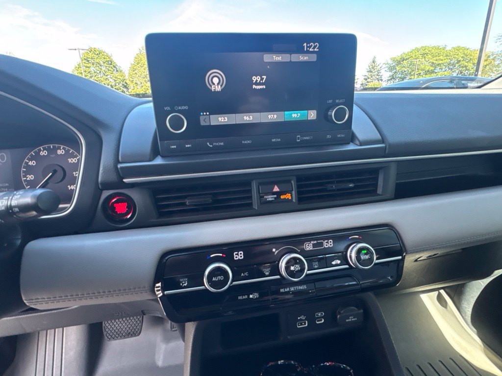 Certified 2024 Honda Pilot LX image 18