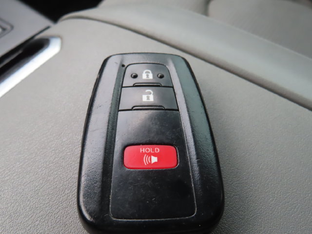 Used 2021 Toyota Highlander L FWD image 37