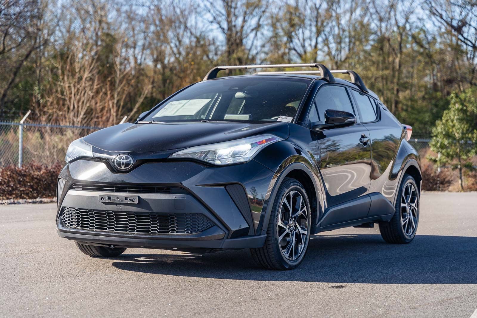 Used 2021 Toyota C-HR XLE image 3