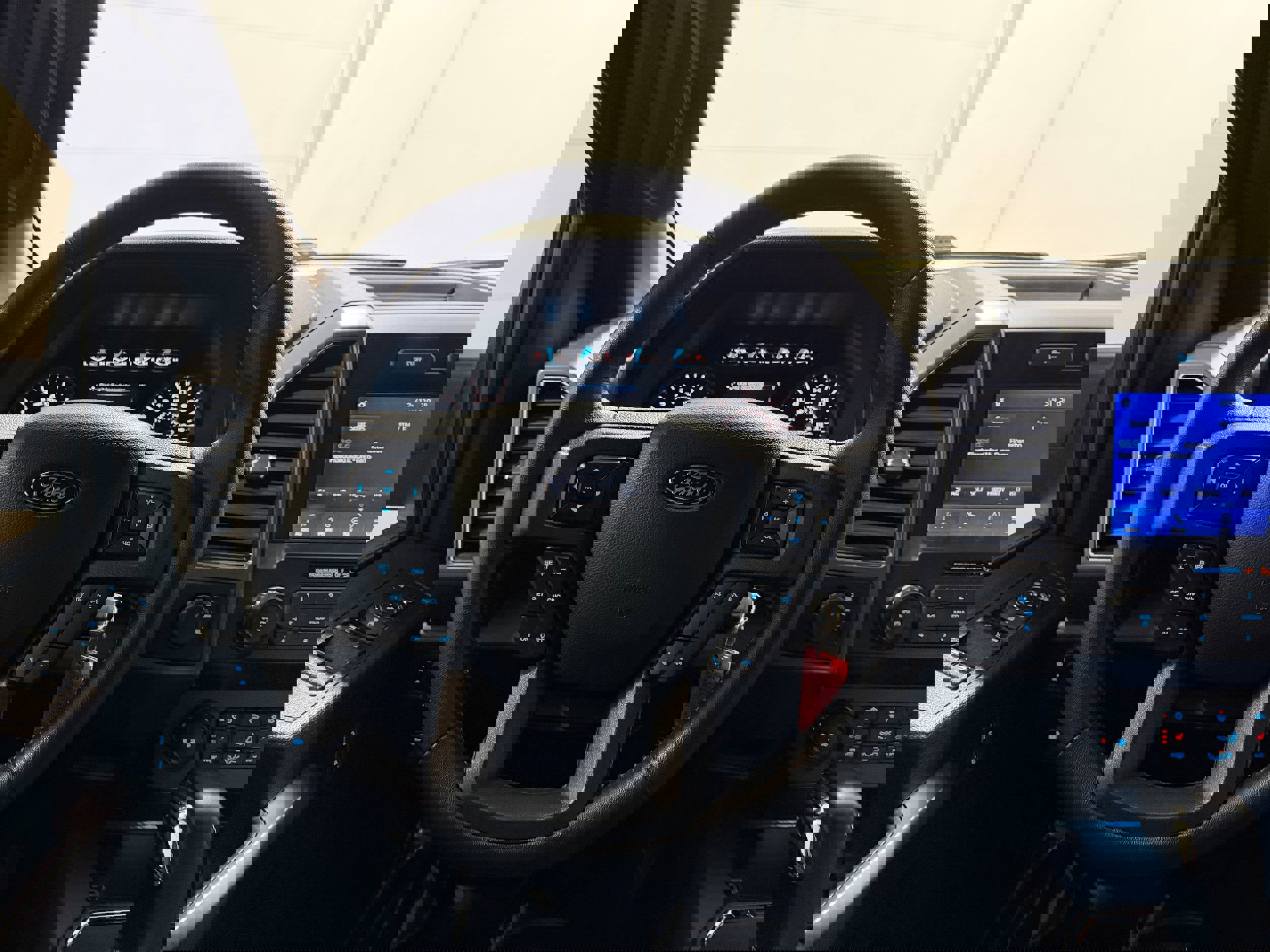 Used 2019 Ford F150 XLT w/ Equipment Group 302A Luxury image 8