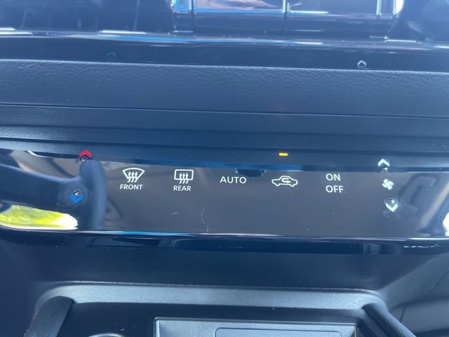 New 2025 Nissan Kicks SR image 22