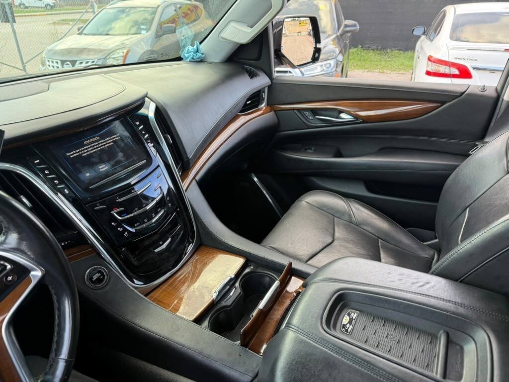 Used 2017 Cadillac Escalade ESV Premium Luxury AWD/4WD image 43