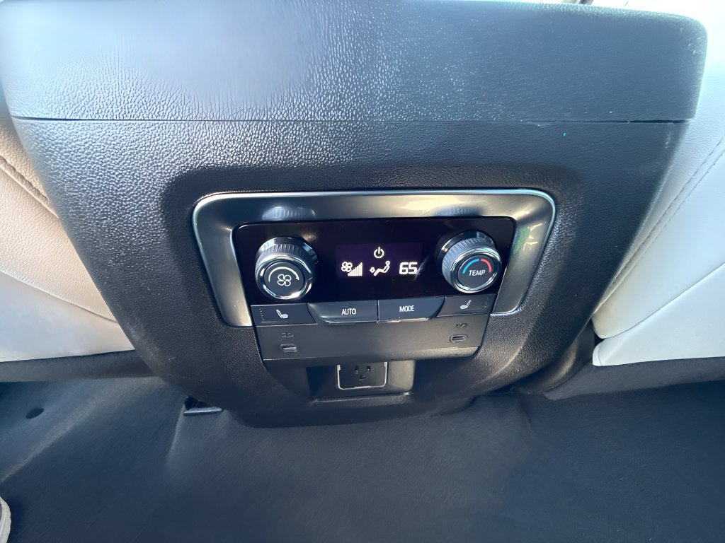 Used 2025 Chevrolet Tahoe Premier AWD/4WD image 11
