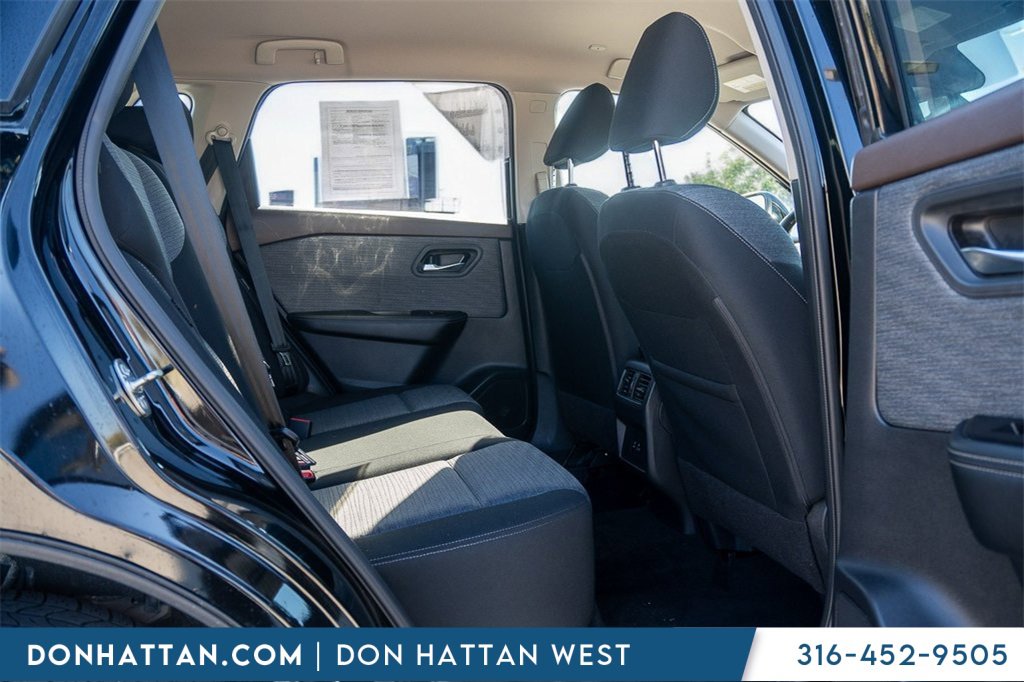 Used 2023 Nissan Rogue SV image 20