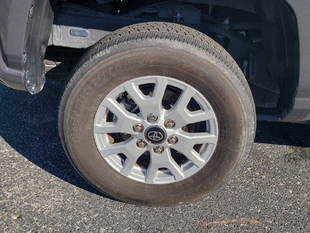 Certified 2025 Toyota Tacoma SR5 RWD image 10