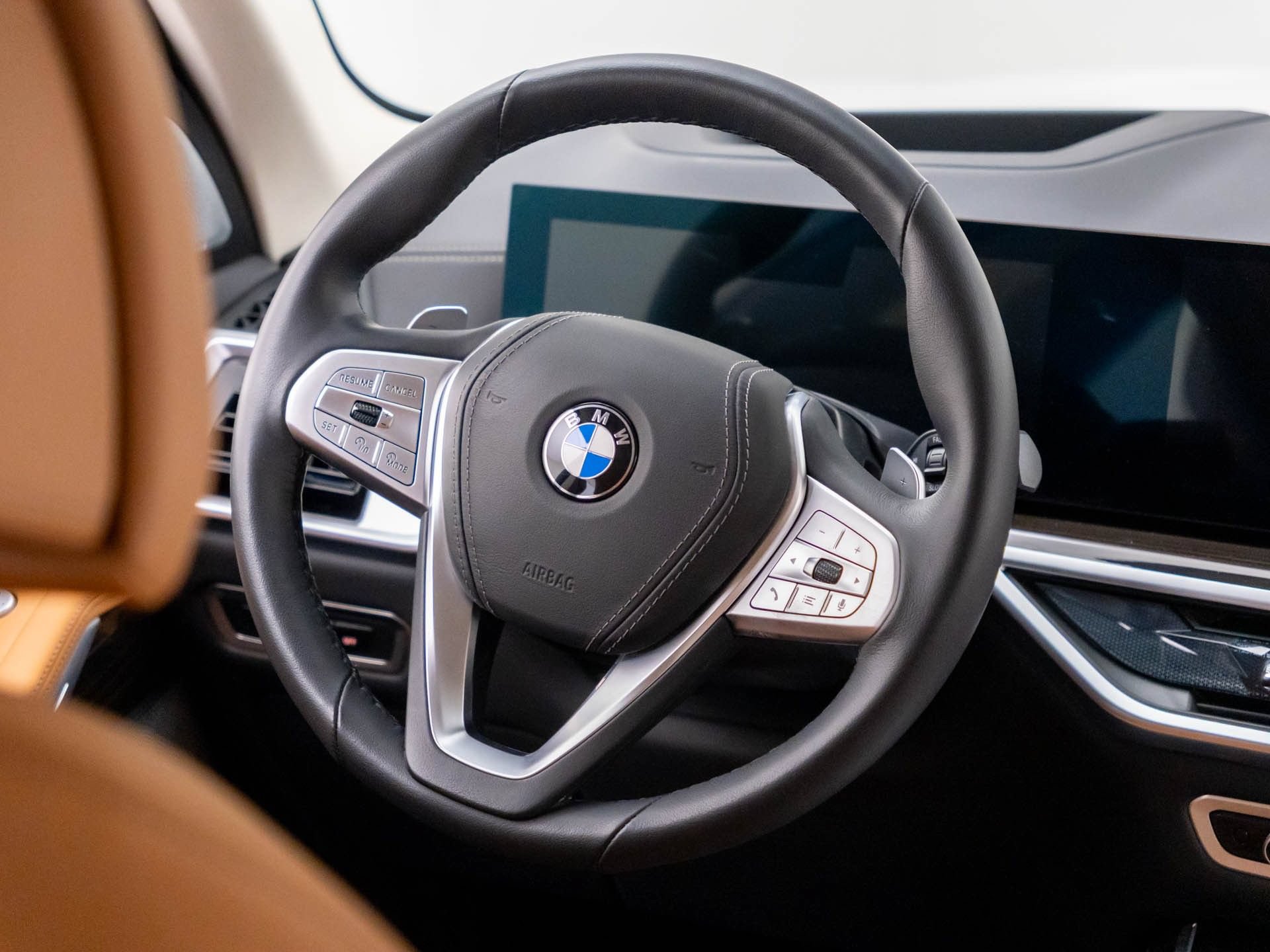 Certified 2025 BMW X7 xDrive40i w/ Premium Package AWD/4WD image 11