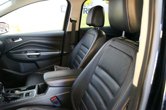 Used 2017 Ford Escape Titanium w/ Canadian Touring Package AWD/4WD image 18