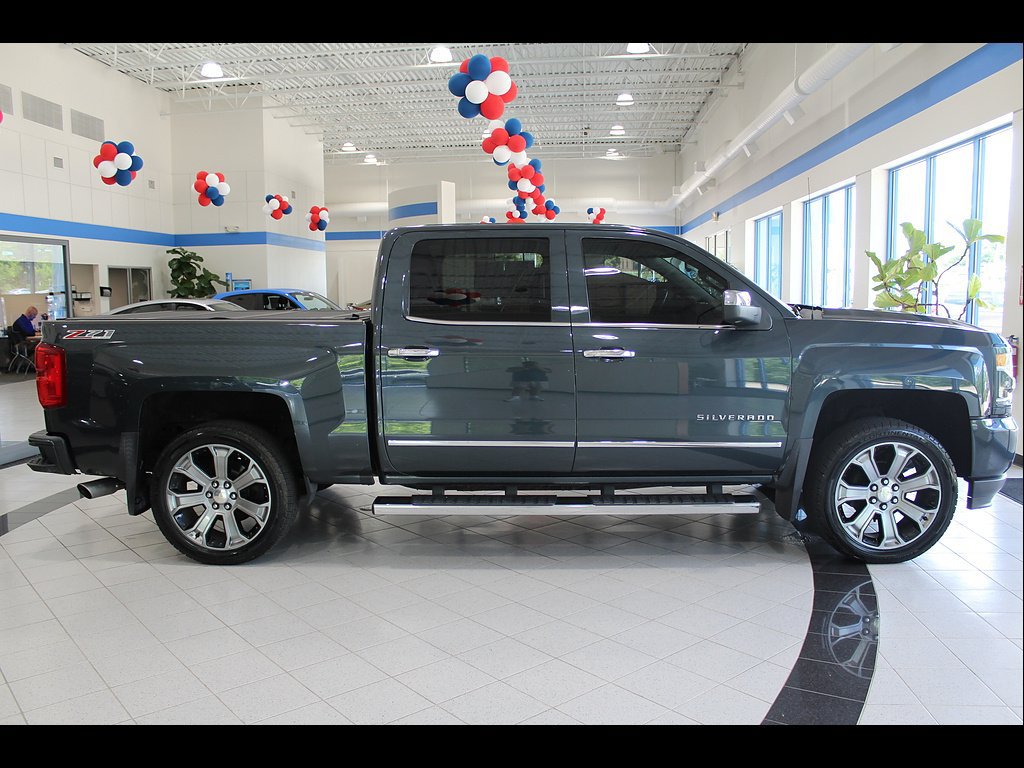 Used 2017 Chevrolet Silverado 1500 LTZ Z71 w/ LTZ Plus Package AWD/4WD image 4