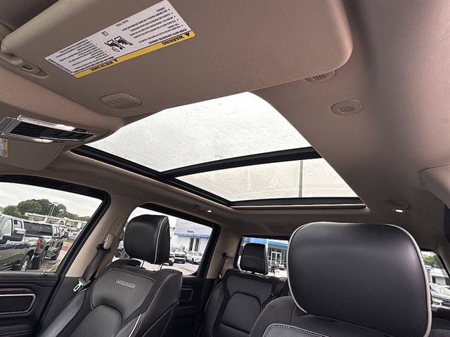 Used 2019 RAM 1500 Laramie AWD/4WD image 31