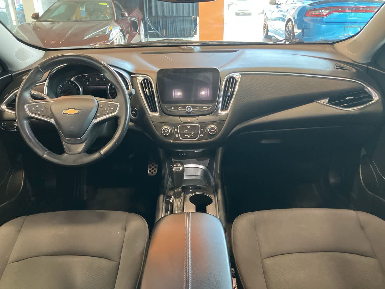Used 2017 Chevrolet Malibu LT image 22