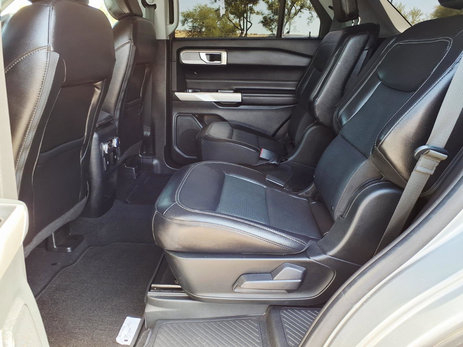 Used 2021 Ford Explorer Limited w/ Equipment Group 301A AWD/4WD image 18