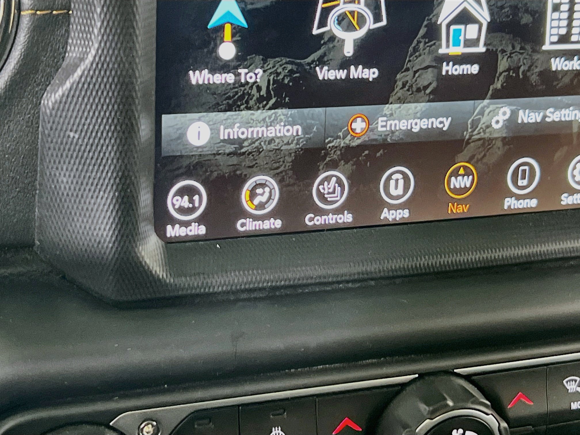 Used 2023 Jeep Wrangler Unlimited Sahara AWD/4WD image 19