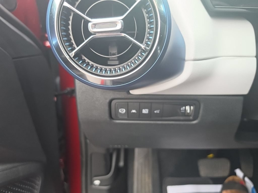 Certified 2025 Chevrolet Equinox EV LT AWD/4WD image 28