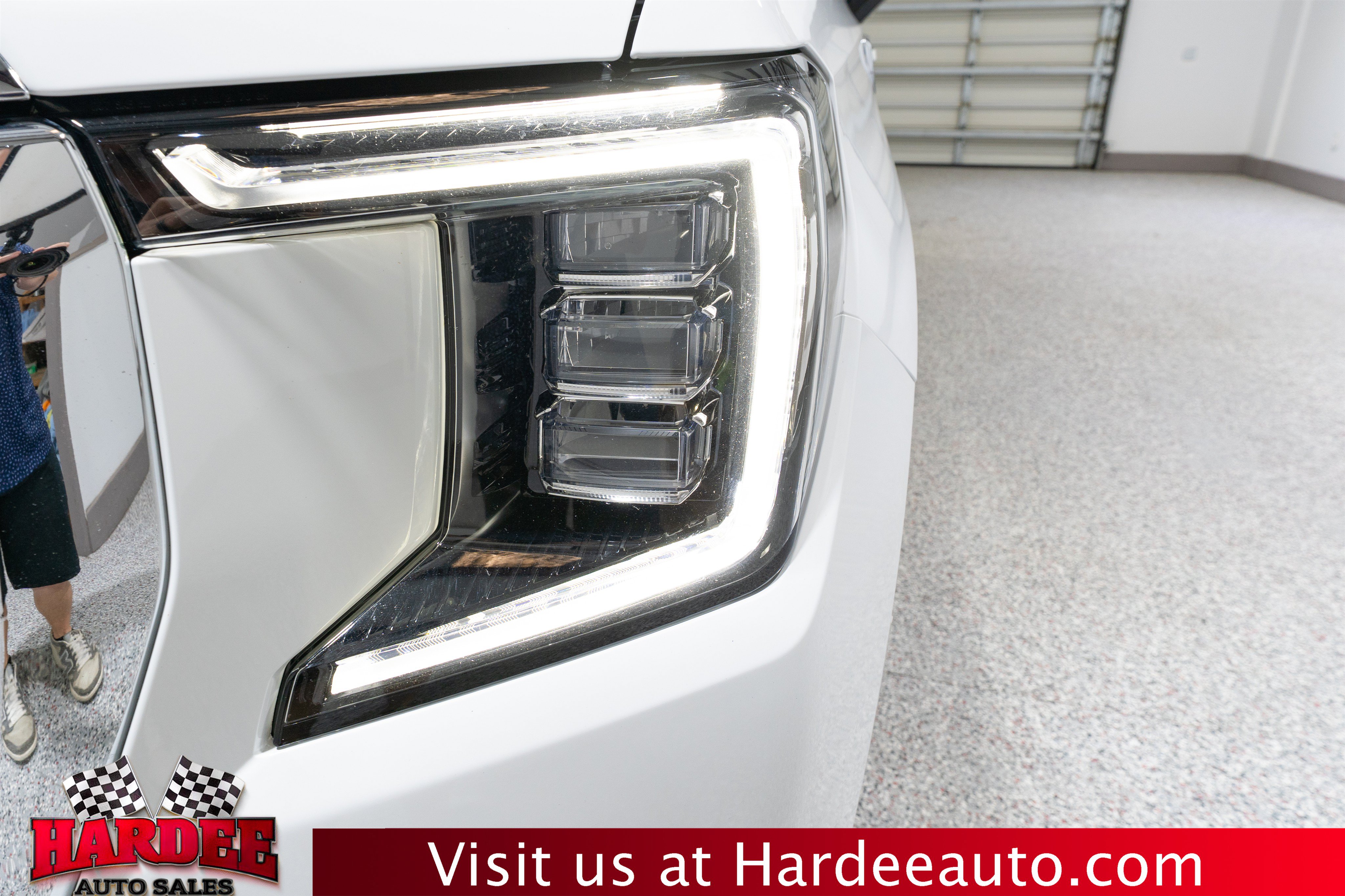 Used 2022 GMC Yukon SLT w/ SLT Premium Package AWD/4WD image 8