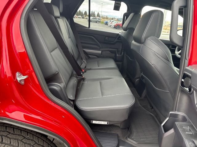 Used 2025 Toyota 4Runner TRD Off-Road Premium AWD/4WD image 23