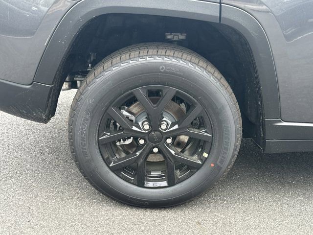 New 2026 Jeep Grand Cherokee Laredo image 17