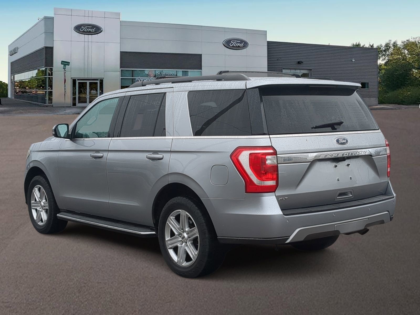 Used 2020 Ford Expedition XLT w/ Equipment Group 202A image 8