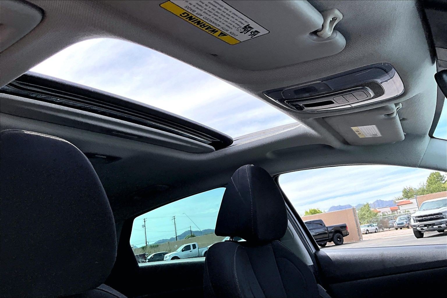 Used 2021 Hyundai Elantra SEL w/ Convenience + Premium Package FWD image 14