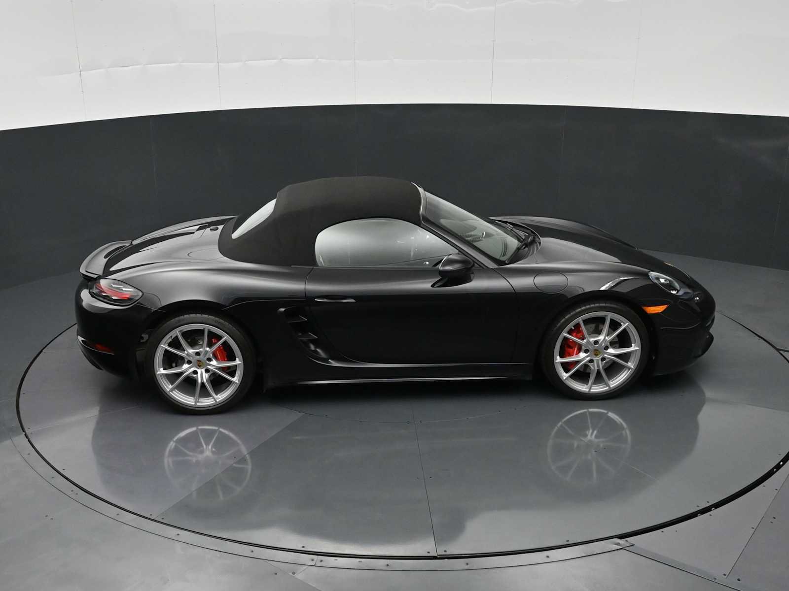 Certified 2024 Porsche 718 Boxster S RWD image 30