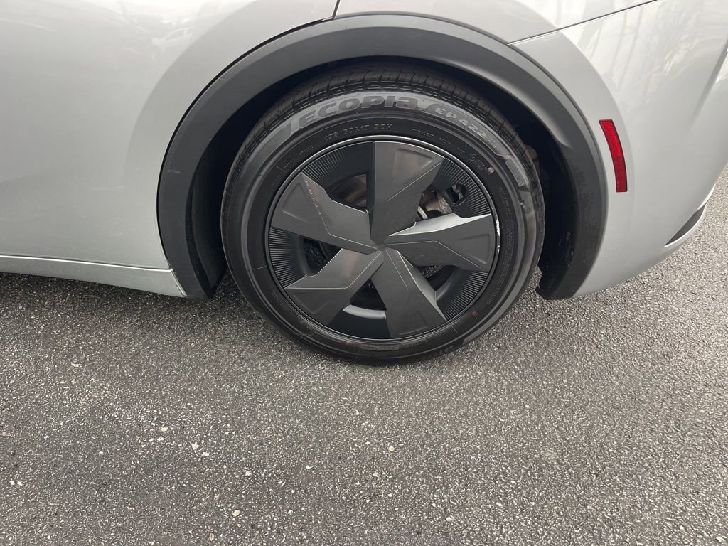 Used 2023 Toyota Prius LE image 9