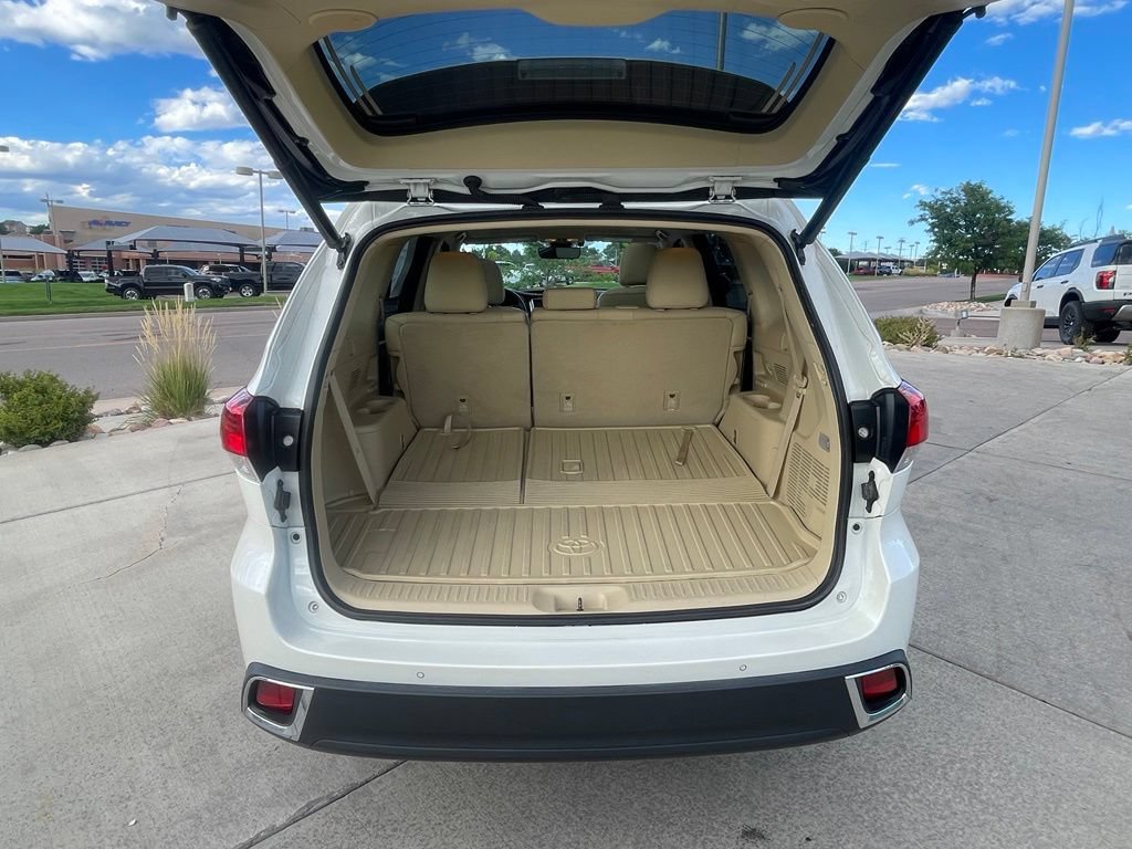 Used 2018 Toyota Highlander Limited Platinum AWD/4WD image 30