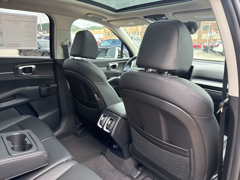 New 2026 Kia Sorento S w/ S Panoramic Sunroof Package image 15