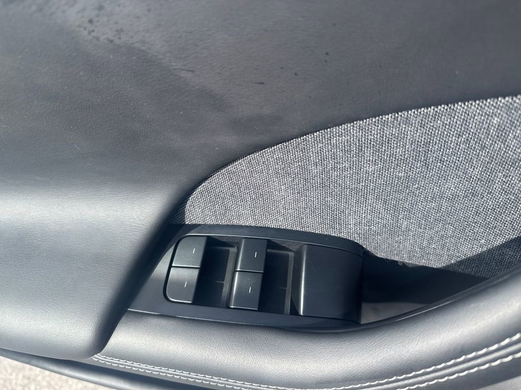 Used 2021 Tesla Model S Plaid image 11