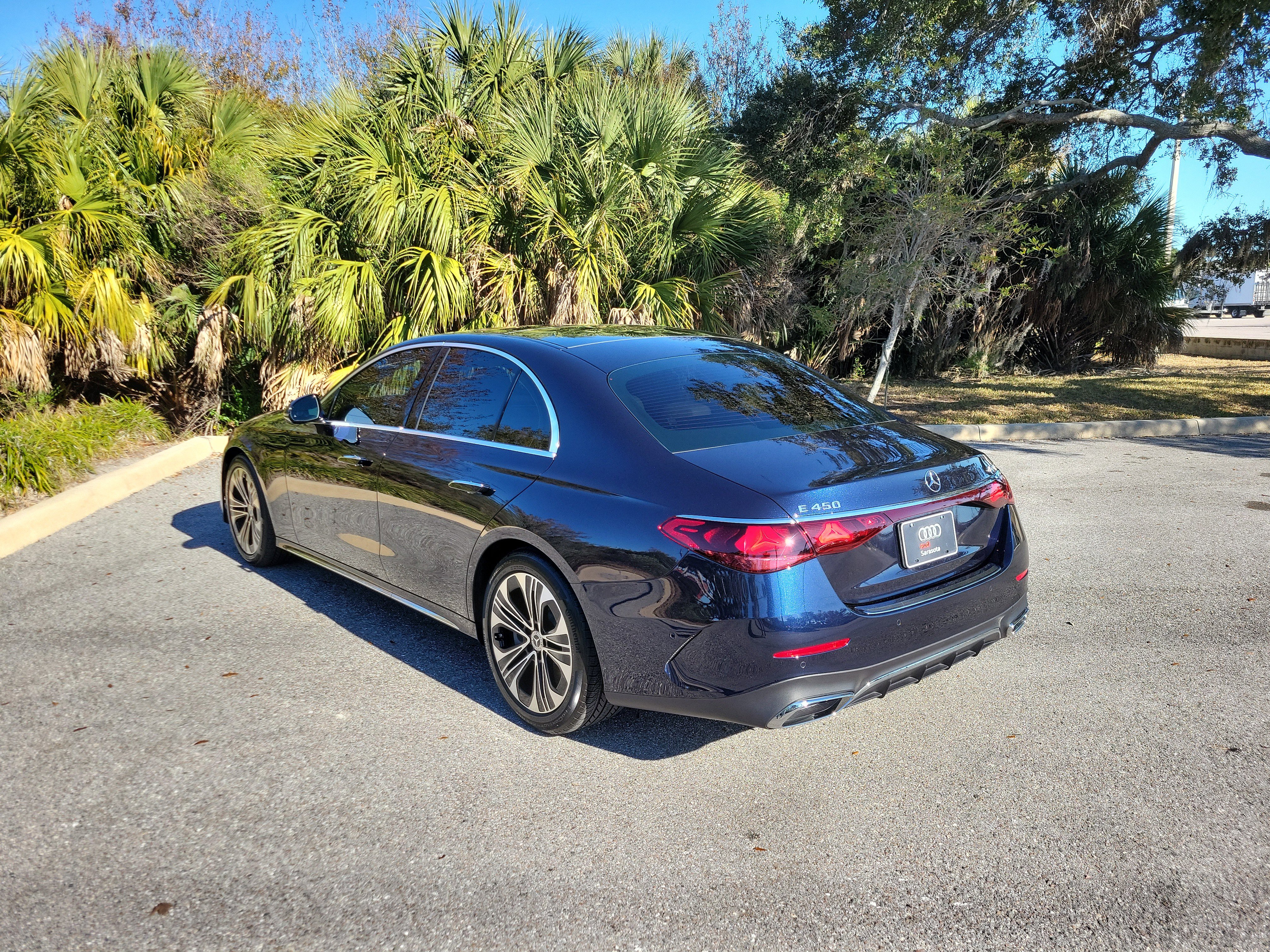 Used 2025 Mercedes-Benz E 450 4MATIC Sedan image 8