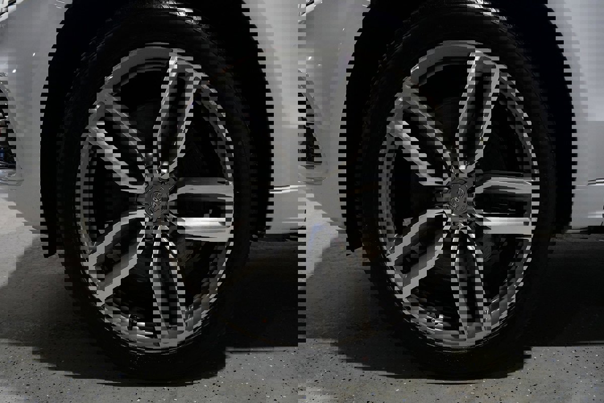 Used 2017 Audi SQ5 Premium Plus w/ Technology Package image 4