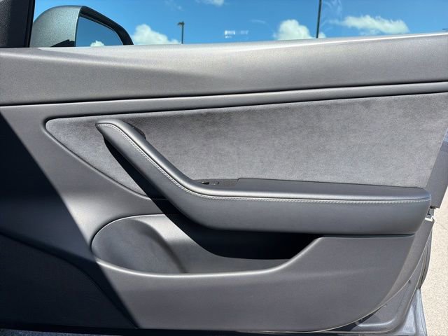 Used 2018 Tesla Model 3 Mid Range RWD image 10