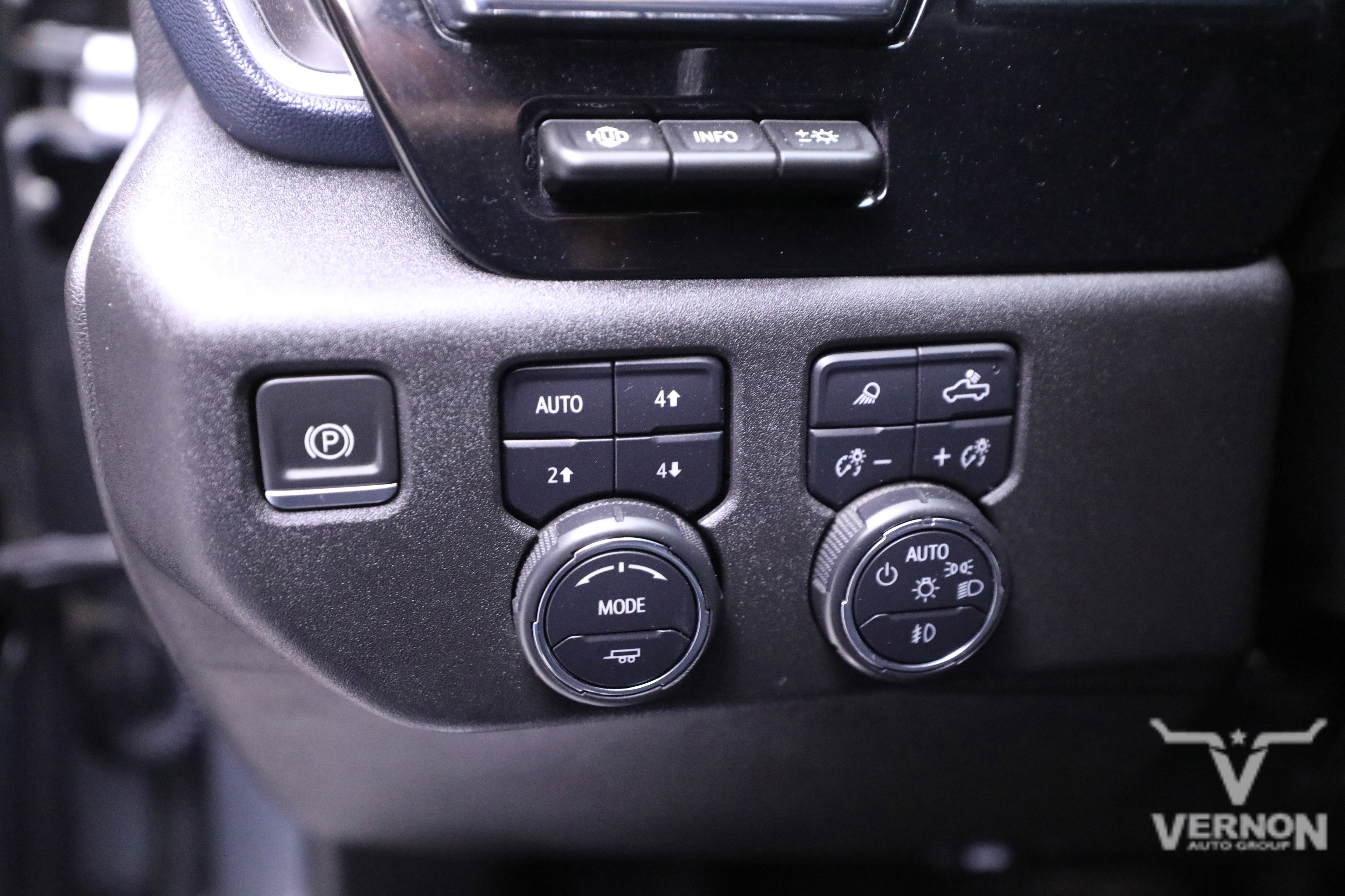 Used 2024 Chevrolet Silverado 3500 High Country w/ High Country Premium Package image 17