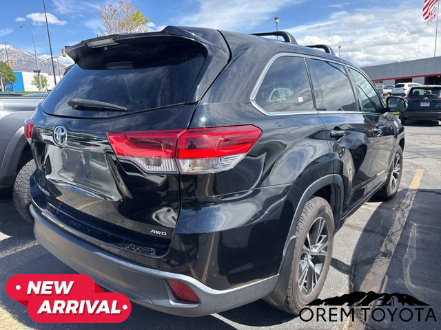 Used 2018 Toyota Highlander LE image 12