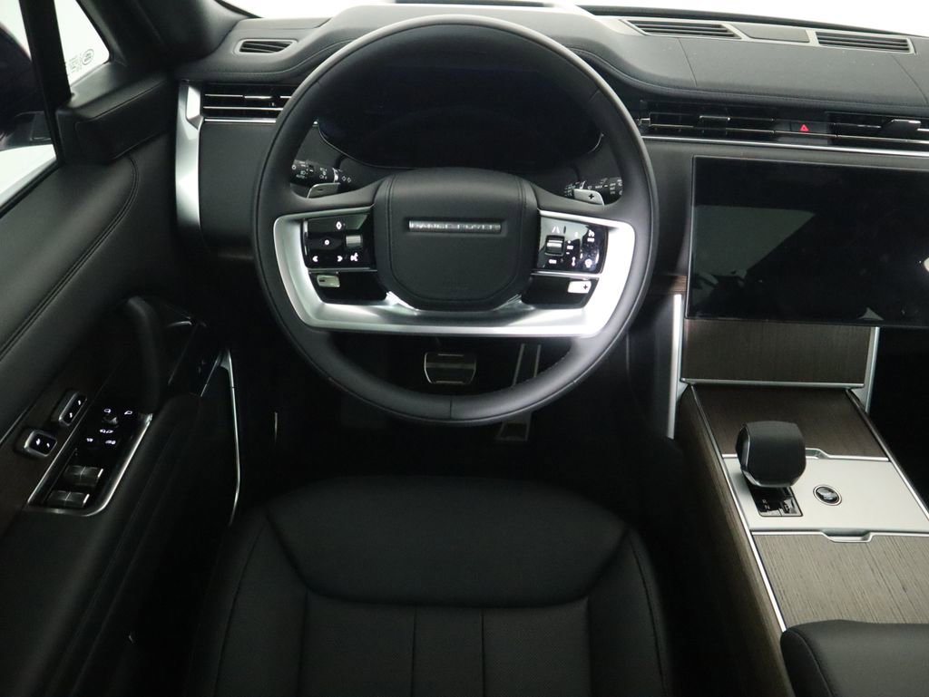 New 2025 Land Rover Range Rover Long Wheelbase SE image 11