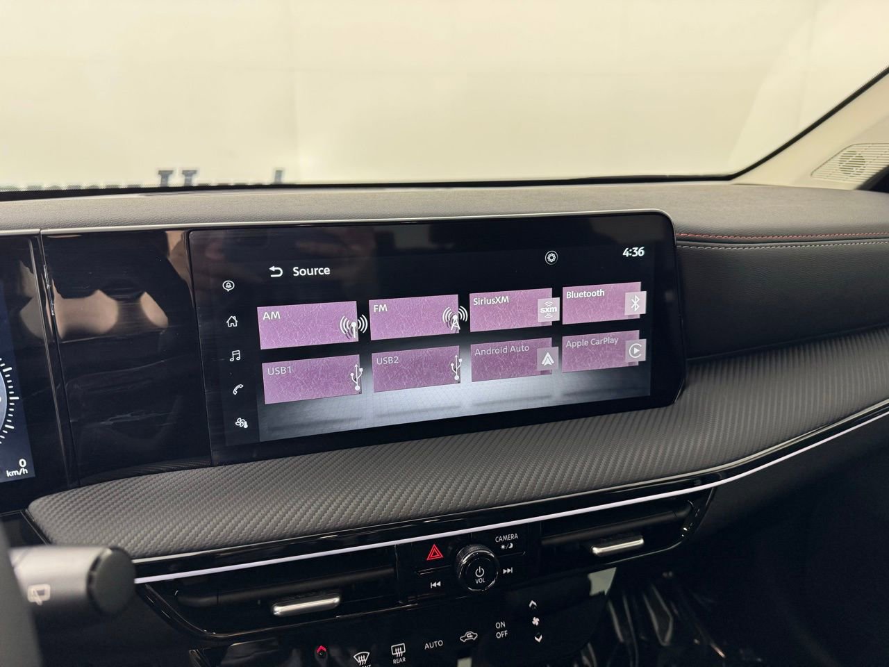 Used 2025 Nissan Kicks SR FWD image 20