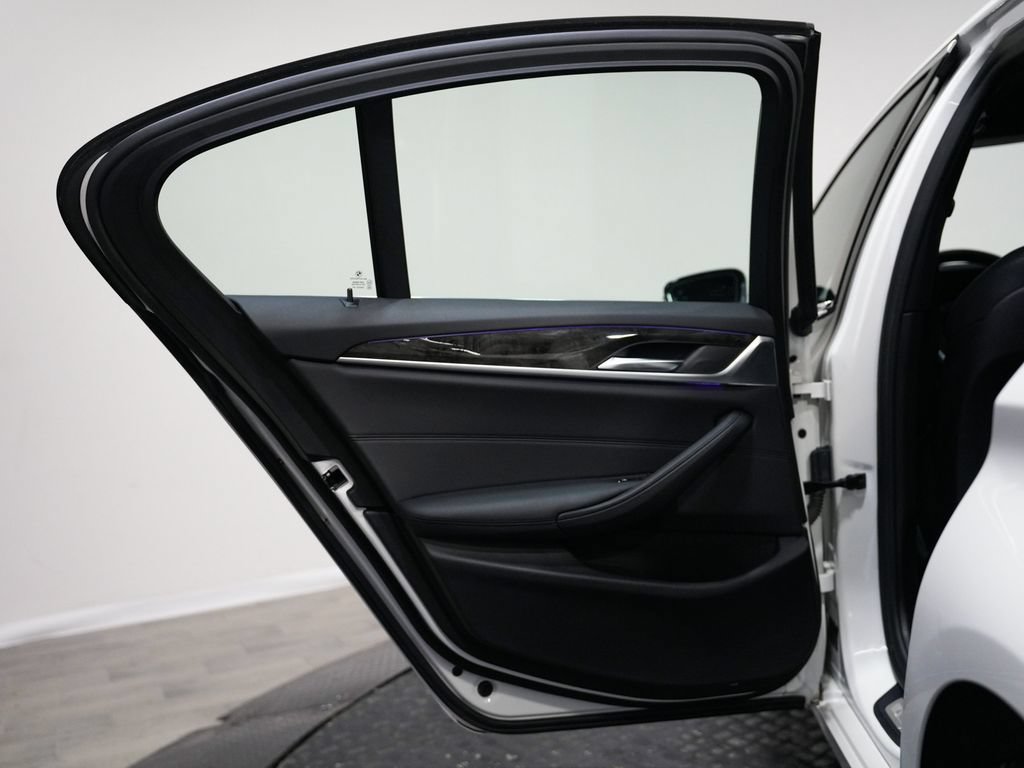 Used 2020 BMW 530i xDrive w/ Premium Package AWD/4WD image 13