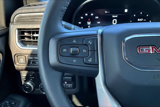 Used 2023 GMC Yukon XL SLT w/ SLT Premium Package AWD/4WD image 11