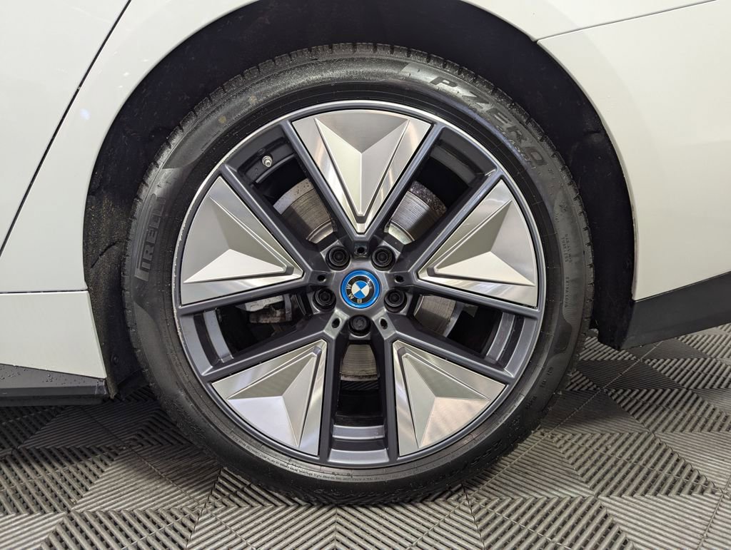 Used 2023 BMW i4 eDrive40 w/ Premium Package image 27